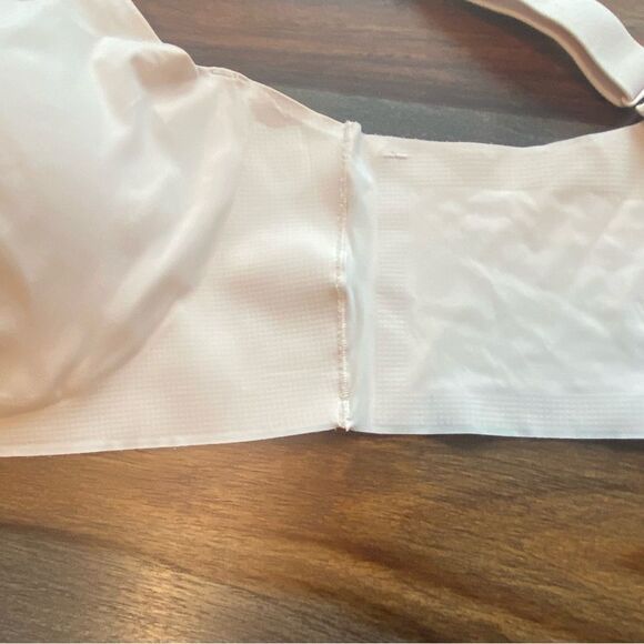 New Bali Easyflex Underwire Seamless Comfort Revolution Invisible Support bra - Picture 9 of 10